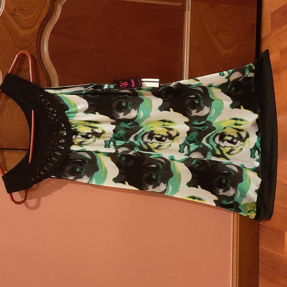 Woman’s dress, small